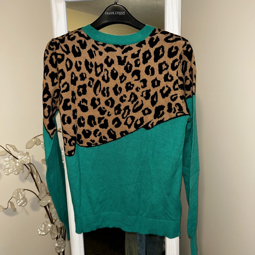 NWT BCBGMaxAzria Jaxin cheetah print emerald sweater - Picture 3 of 7